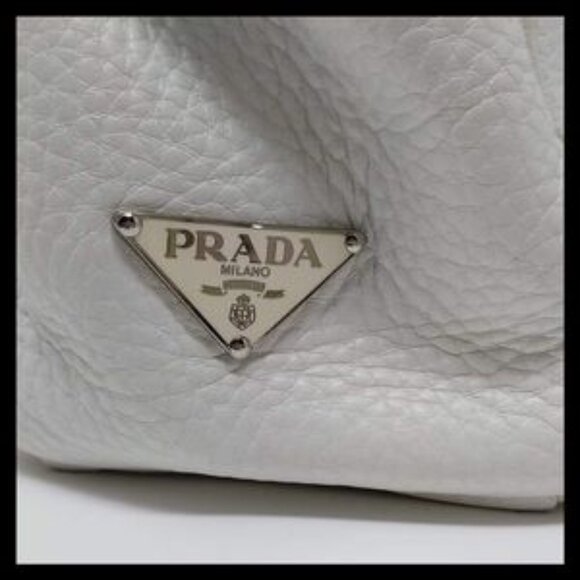Authentic White Prada Vitello Daino Bianco Leather Bag BR2375 - Picture 6 of 9